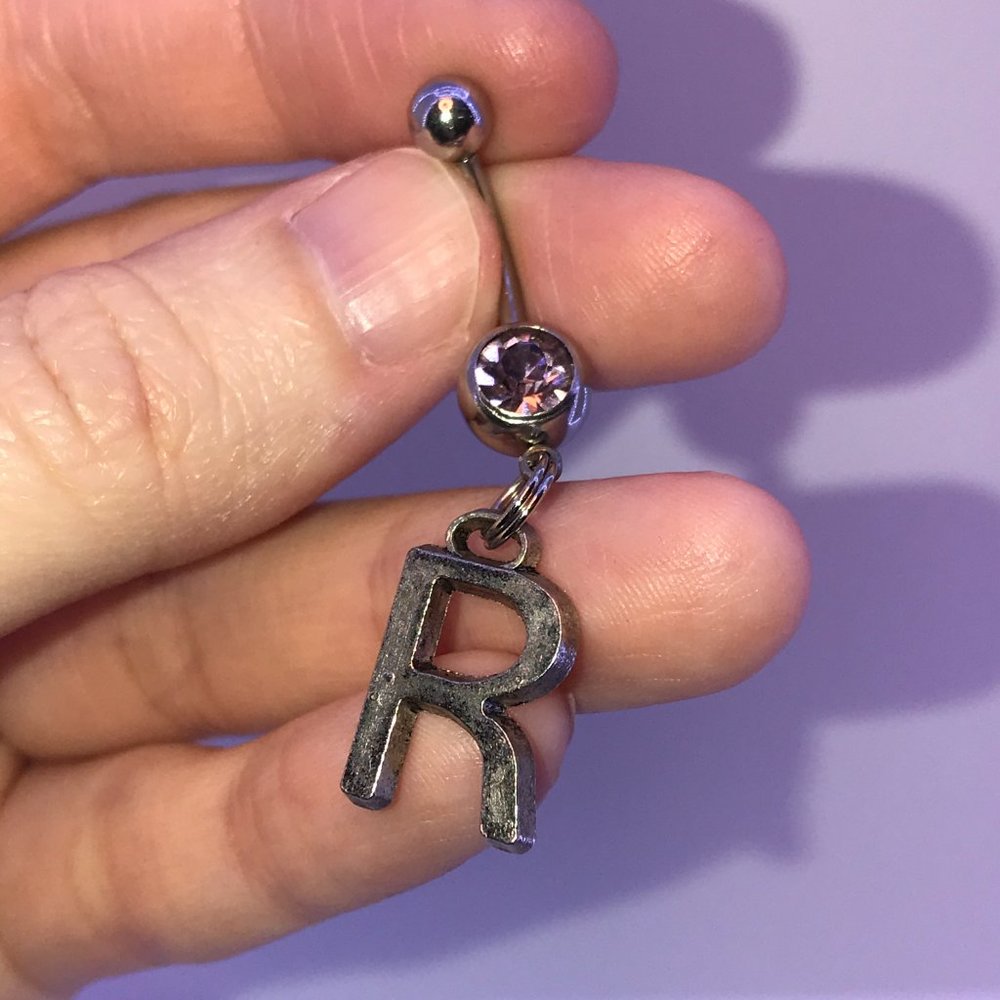 Letter R Dangle Belly Ring - Picture 2 of 4